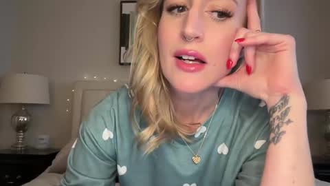 Snapshot of officiallyonlytams chatting on January 22, 4:02 pm Tams online show from January 22, 4:02 pm