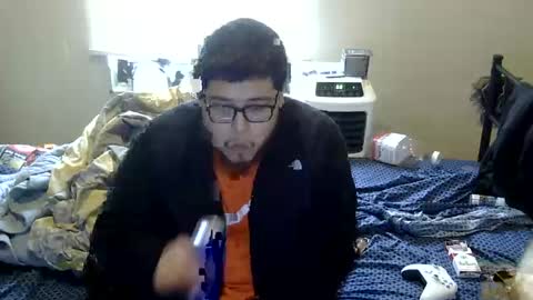 Snapshot of oflores77 chatting on October 13, 2:06 pm oscar flores online show from October 13, 2:06 pm