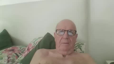 Snapshot of oggi95 chatting on October 9, 12:14 pm oggi95 online show from October 9, 12:14 pm