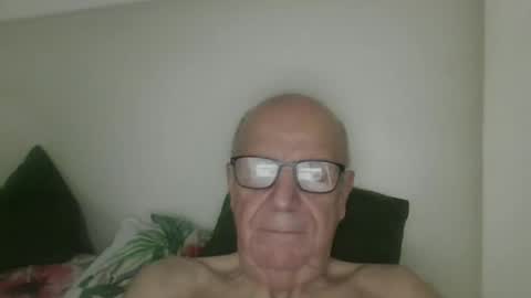 Snapshot of oggi95 chatting on October 19, 5:13 pm oggi95 online show from October 19, 5:13 pm