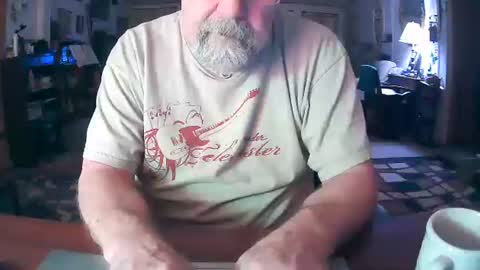 Snapshot of ogusbogus chatting on December 17, 12:22 pm Maximus No Mo online show from December 17, 12:22 pm