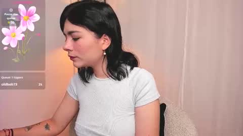 Snapshot of oh__holly chatting on October 15, 1:17 am Holly online show from October 15, 1:17 am