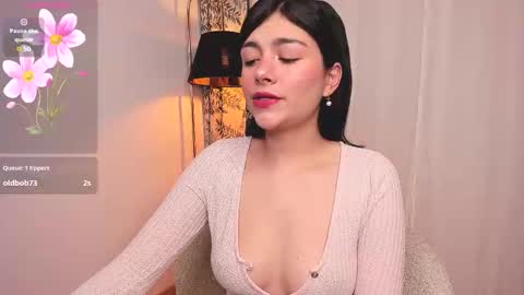 Snapshot of oh__holly chatting on October 18, 1:41 am Holly online show from October 18, 1:41 am