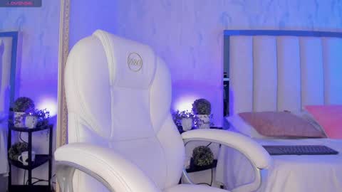 Holly online show from January 2, 10:44 pm