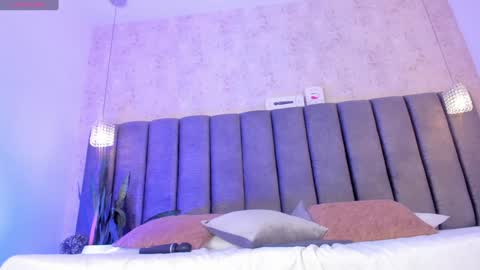 Holly online show from February 1, 7:55 pm