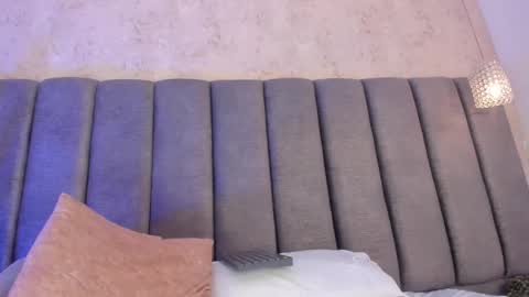 Holly online show from February 7, 1:58 am