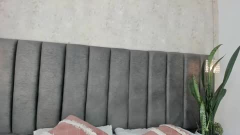 Holly online show from March 8, 7:20 pm