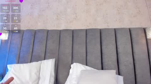 Holly online show from March 11, 2:32 am