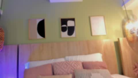 Holly online show from April 13, 11:27 am