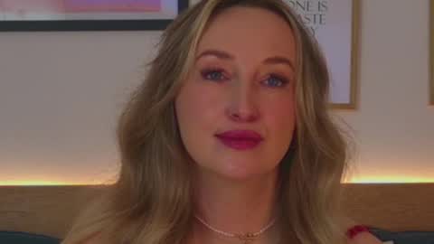 Snapshot of oh_kitty chatting on February 17, 7:58 am Kourtney online show from February 17, 7:58 am