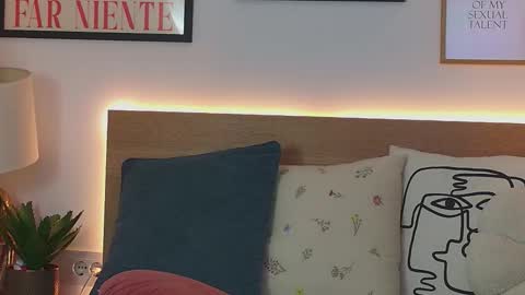 Snapshot of oh_kitty chatting on September 19, 9:22 am Kourtney online show from September 19, 9:22 am