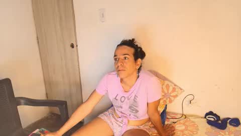 Snapshot of oh_tique chatting on December 3, 2:37 pm LU online show from December 3, 2:37 pm