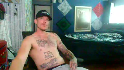 Snapshot of oh_you_know69 chatting on August 8, 4:31 pm who dares toss me some tips lets have fun online show from August 8, 4:31 pm