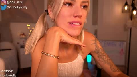 Snapshot of ohbabykelly chatting on December 15, 12:29 am Kelly online show from December 15, 12:29 am