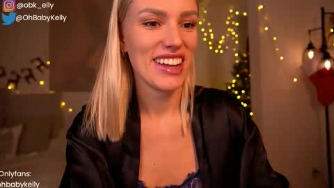 Snapshot of ohbabykelly chatting on December 19, 1:07 am Kelly online show from December 19, 1:07 am
