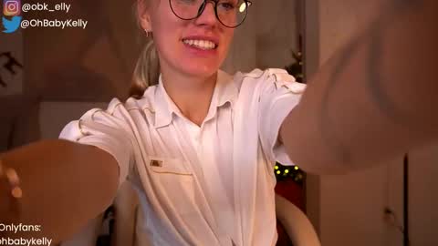 Snapshot of ohbabykelly chatting on December 22, 1:01 am Kelly online show from December 22, 1:01 am