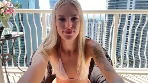 Snapshot of ohbabykelly chatting on March 8, 7:31 pm Kelly online show from March 8, 7:31 pm