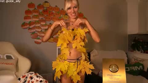 Snapshot of ohbabykelly chatting on October 31, 11:17 pm Kelly online show from October 31, 11:17 pm