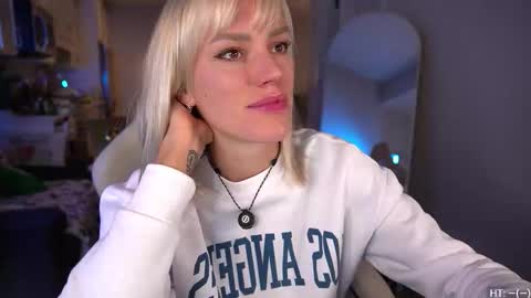 Snapshot of ohbabykelly chatting on November 4, 11:26 pm Kelly online show from November 4, 11:26 pm