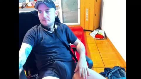 Snapshot of ohihoe92 chatting on December 20, 10:05 am Chris online show from December 20, 10:05 am