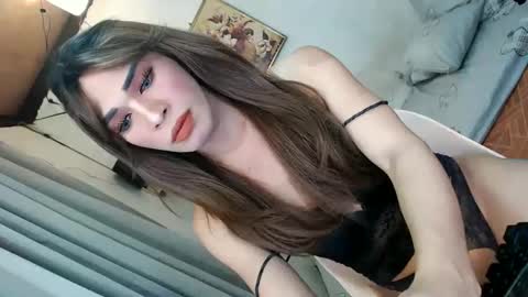 IM CHIE  DONT FORGET TO FOLLOW ME  MAKE ME SMILE HERE  THUMB UP FOR 25TOK  online show from December 16, 1:16 pm