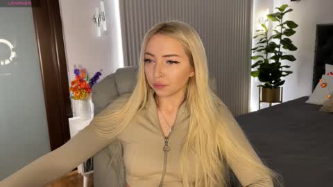 Emma online show from October 14, 1:06 am