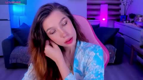 Light  online show from December 3, 9:13 pm