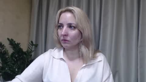 Mari online show from November 15, 4:25 pm