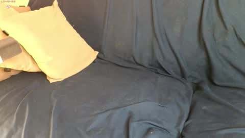 Yumi online show from November 15, 8:49 pm