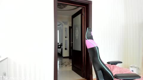            Welcome to my fans page  online show from September 18, 1:02 pm