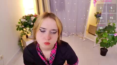 Snapshot of oksi_koxy chatting on July 8, 11:58 am Karolina online show from July 8, 11:58 am