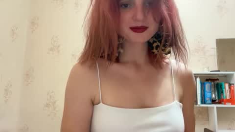 Snapshot of oktavia7777 chatting on May 4, 6:37 pm Oktavia7777 online show from May 4, 6:37 pm