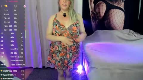 oktopussy_ online show from May 11, 2:45 pm
