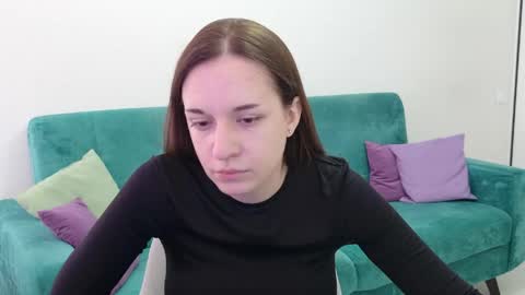 Snapshot of ola_queen chatting on June 1, 5:09 am Ola queen online show from June 1, 5:09 am