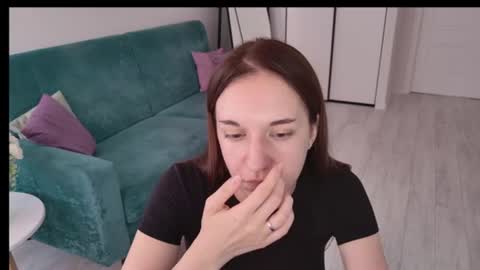 Snapshot of ola_queen chatting on August 3, 9:04 am Ola queen online show from August 3, 9:04 am