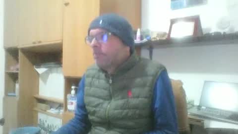 Snapshot of olak21 chatting on November 22, 10:47 am olak21 online show from November 22, 10:47 am