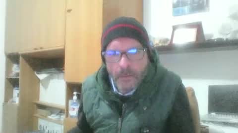 Snapshot of olak21 chatting on December 2, 4:57 pm olak21 online show from December 2, 4:57 pm