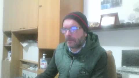 Snapshot of olak21 chatting on December 3, 9:18 am olak21 online show from December 3, 9:18 am