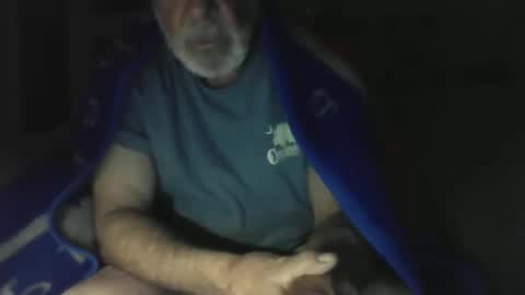 Snapshot of old_bald63 chatting on April 5, 4:42 am old_bald63 online show from April 5, 4:42 am