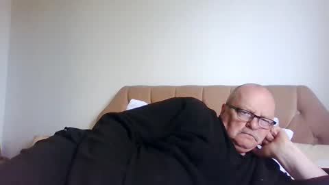 Snapshot of old_fkrr_ chatting on May 29, 8:56 am old_fkrr_ online show from May 29, 8:56 am