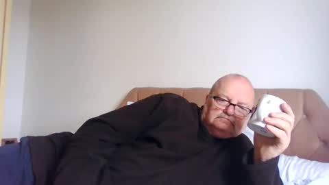Snapshot of old_fkrr_ chatting on June 12, 10:03 am old_fkrr_ online show from June 12, 10:03 am