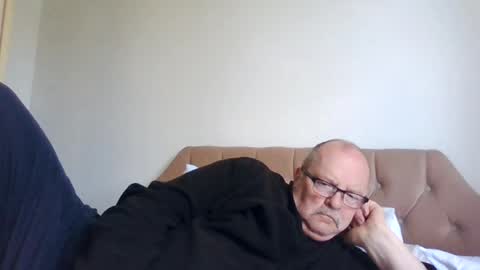 Snapshot of old_fkrr_ chatting on June 13, 9:18 am old_fkrr_ online show from June 13, 9:18 am