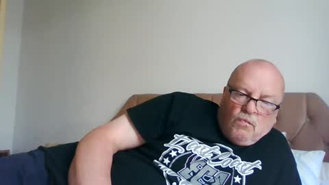 Snapshot of old_fkrr_ chatting on July 7, 10:19 am old_fkrr_ online show from July 7, 10:19 am