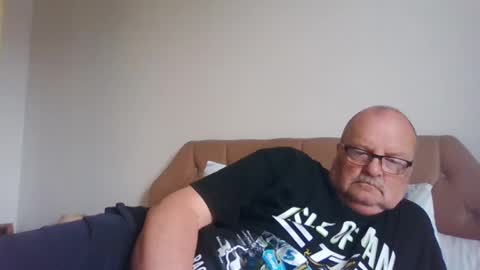 Snapshot of old_fkrr_ chatting on July 19, 10:19 am old_fkrr_ online show from July 19, 10:19 am