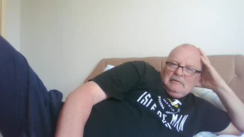 Snapshot of old_fkrr_ chatting on July 20, 10:39 am old_fkrr_ online show from July 20, 10:39 am