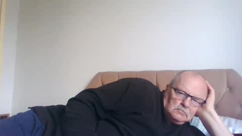 Snapshot of old_fkrr_ chatting on July 22, 9:34 am old_fkrr_ online show from July 22, 9:34 am