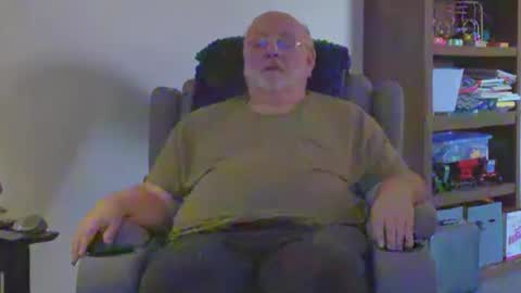 old_guy111 online show from May 17, 12:41 am
