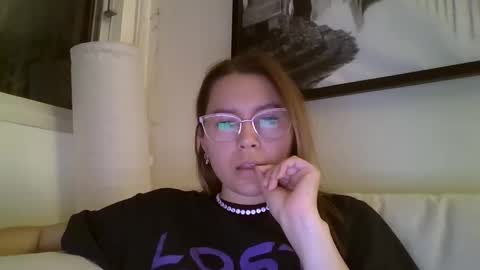 Snapshot of oldanny chatting on April 6, 10:11 pm oldanny online show from April 6, 10:11 pm