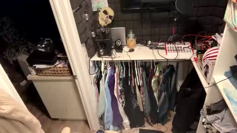 Snapshot of oldironarmz chatting on October 29, 2:08 pm oldironarmz online show from October 29, 2:08 pm