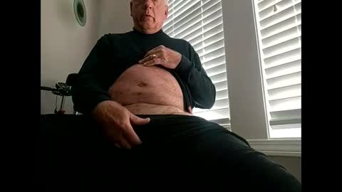 Snapshot of oldsubman chatting on December 3, 1:54 pm oldsubman online show from December 3, 1:54 pm